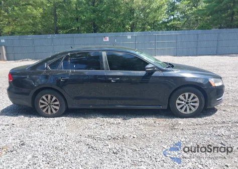 2012 Volkswagen Passat 2.5L S z USA, uszkodzony, nr VIN 1VWAP7A38CC071304